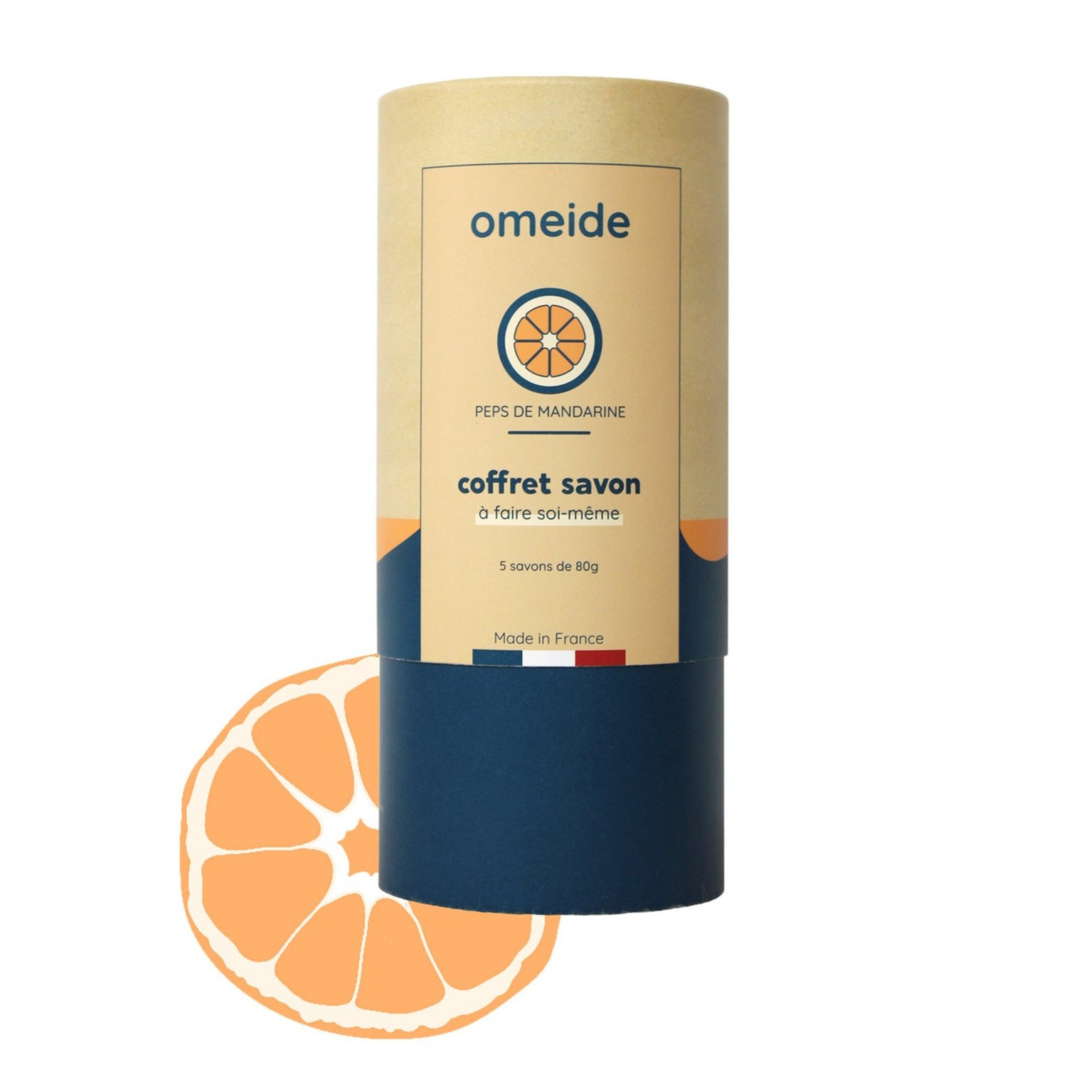 Pakcshot avec le coffret pour fabrique ses cosmétiques sur fond d'une mandarine dessinée